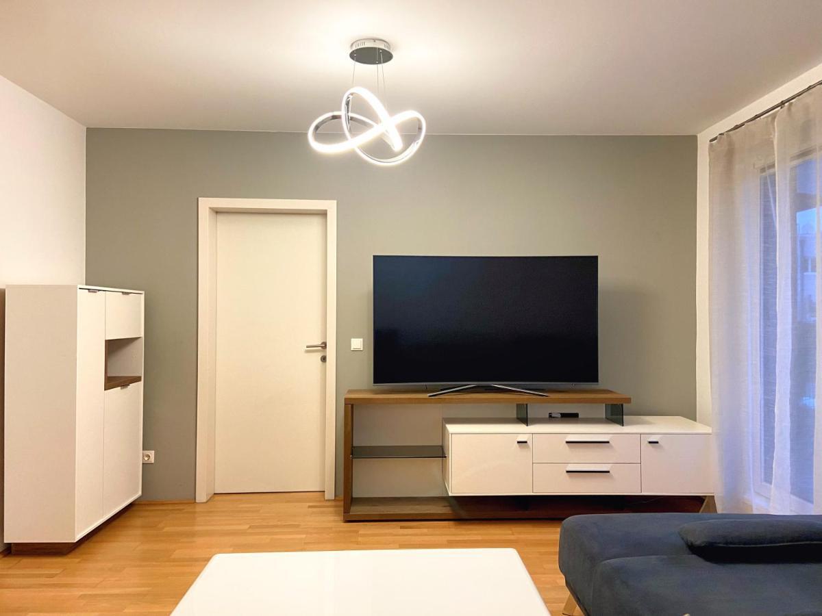 Near Lake Spacious & Furnished Beautiful Apartment Wiedeń Zewnętrze zdjęcie